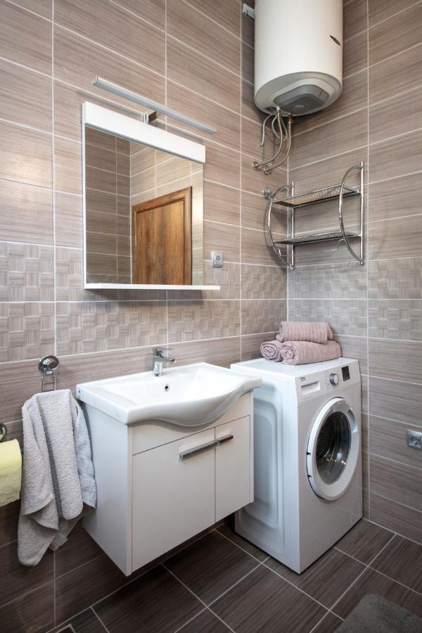 Fortress View Apartment II โกตอร์ ภายนอก รูปภาพ